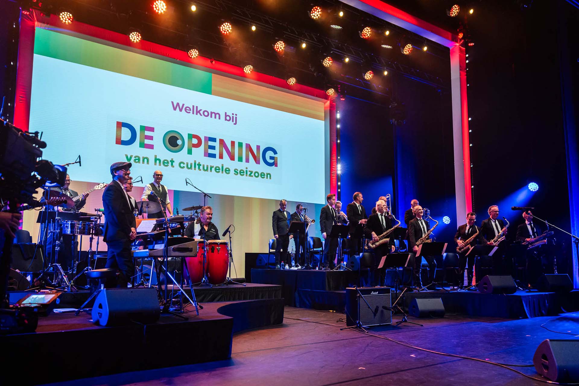 foto podium DE OPENING